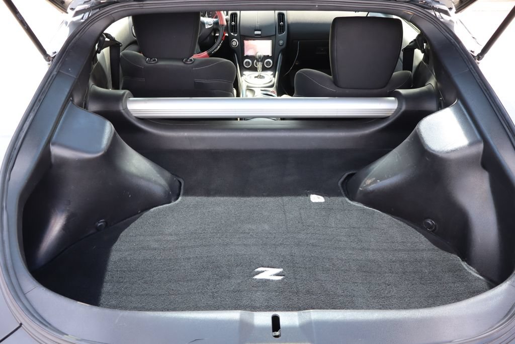 Used 2016 Nissan 370Z Coupe RWD image 22