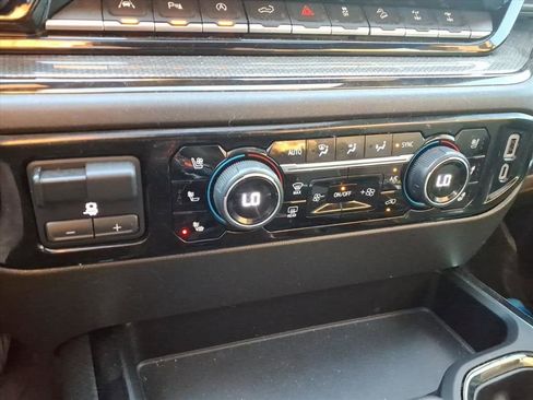 Used 2023 Chevrolet Silverado 1500 ZR2 w/ Technology Package image 16