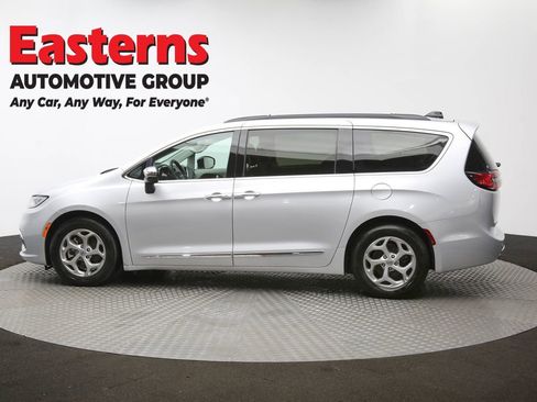 Used 2023 Chrysler Pacifica Limited image 64