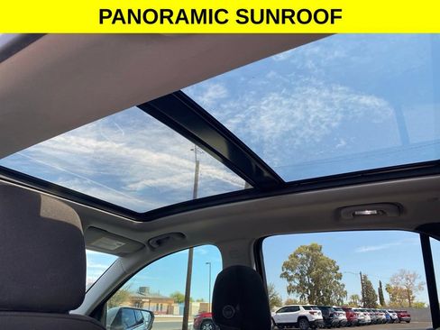 Used 2018 Chevrolet Equinox LT w/ Sun & Infotainment Package FWD image 7