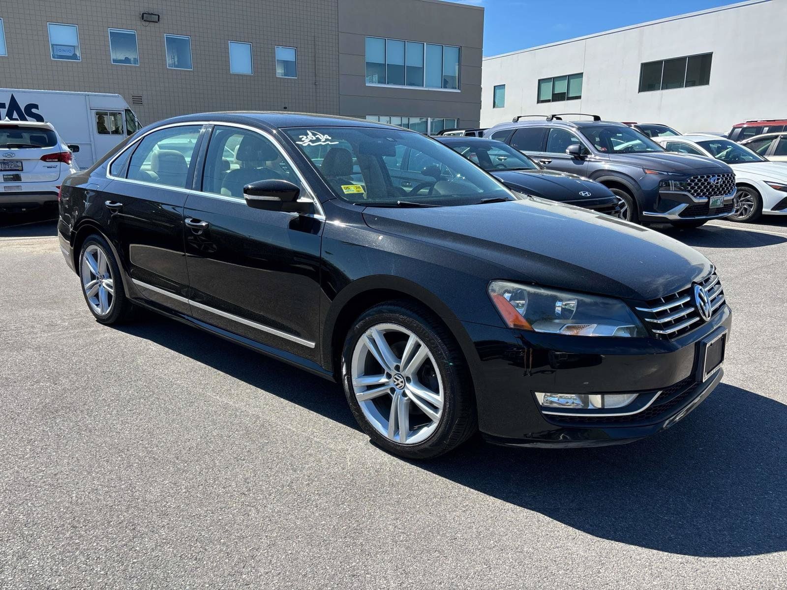 Used 2014 Volkswagen Passat TDI SEL Premium FWD image 8