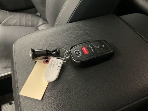 Used 2026 Toyota 4Runner TRD Off-Road Premium AWD/4WD image 23