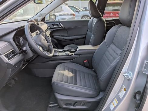 New 2026 Mitsubishi Outlander SE FWD image 13