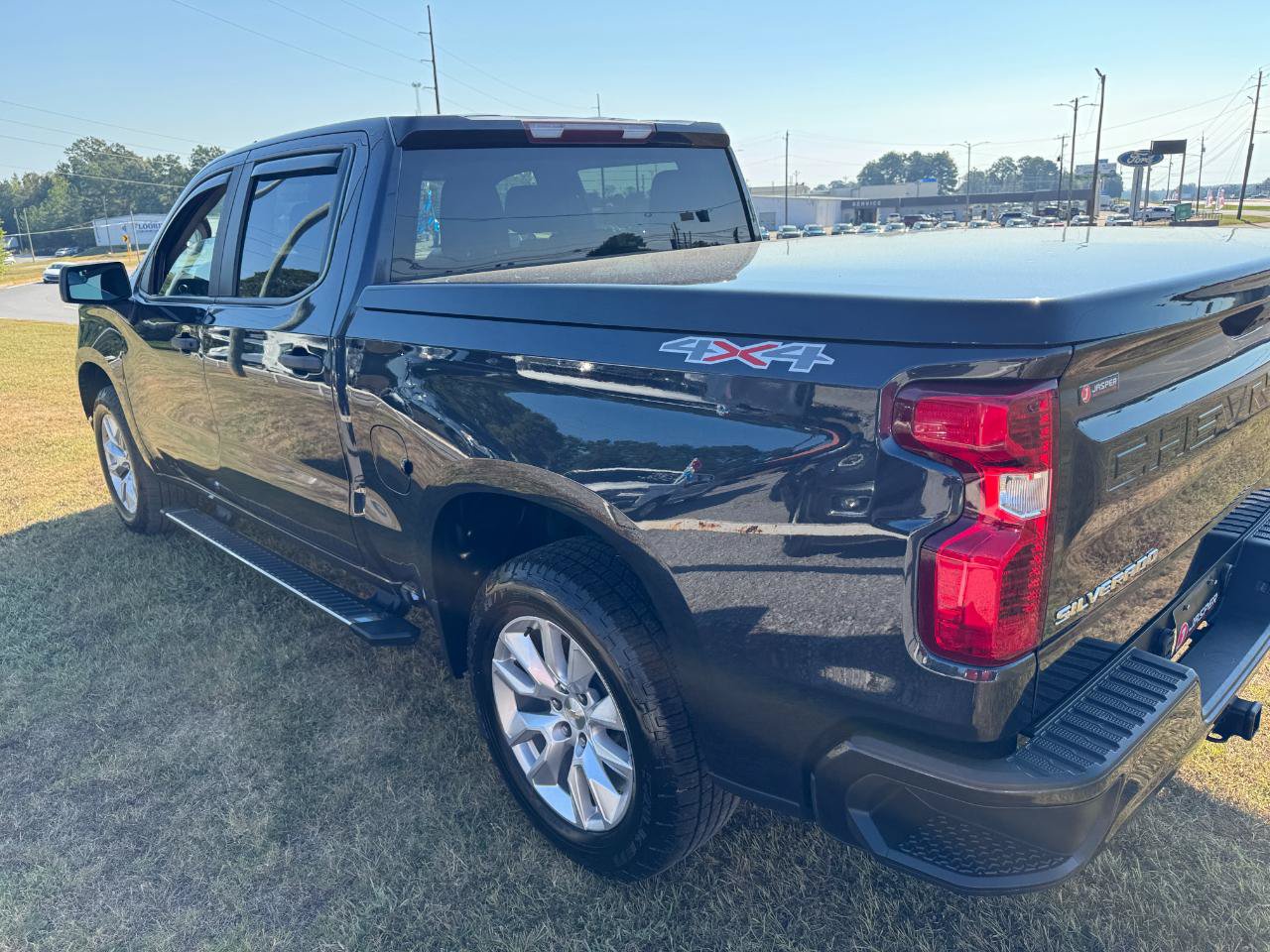 Used 2023 Chevrolet Silverado 1500 Custom AWD/4WD image 21
