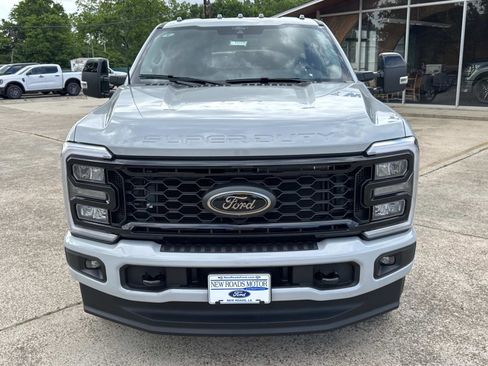 New 2026 Ford F250 Lariat w/ Black Appearance Package AWD/4WD image 2