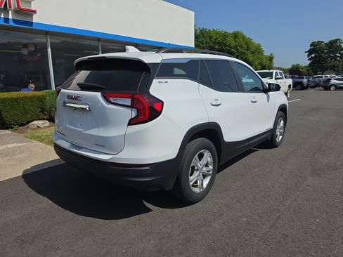 Used 2024 GMC Terrain SLE w/ Driver Convenience Package AWD/4WD image 3