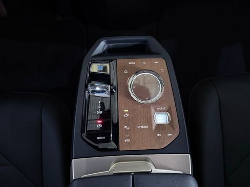 Used 2023 BMW iX M60 w/ Executive Package image 18