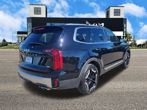 Certified 2025 Kia Telluride S image 6