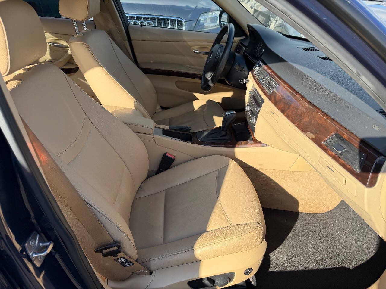 Used 2011 BMW 328i Sedan RWD image 17