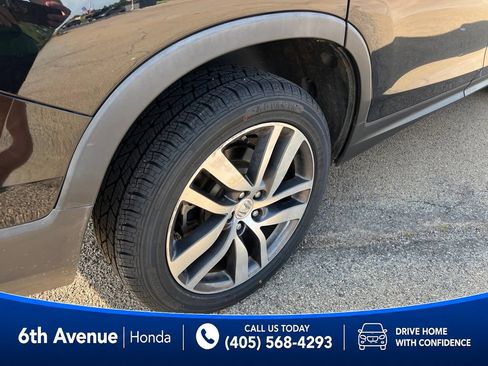 Used 2017 Honda Pilot Elite image 11