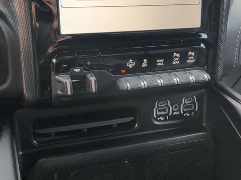 Used 2023 RAM 1500 Limited image 17