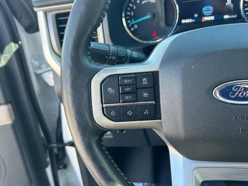 Used 2022 Ford Expedition XLT image 38