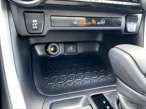 Used 2025 Toyota RAV4 LE AWD/4WD image 27