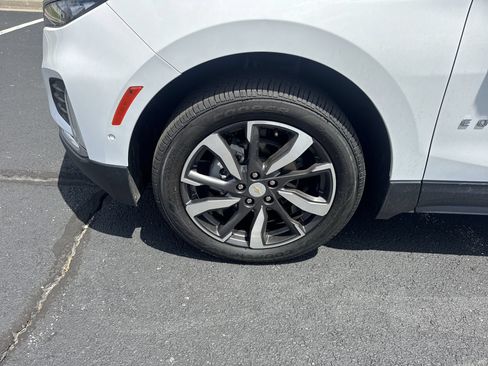 Certified 2022 Chevrolet Equinox Premier AWD/4WD image 10