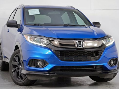 Used 2021 Honda HR-V Sport image 2