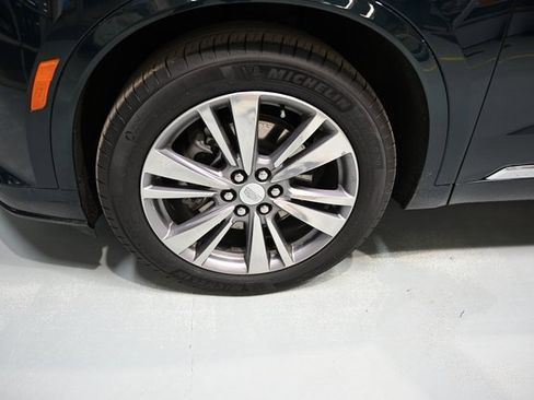 Used 2025 Cadillac XT6 Premium Luxury image 35