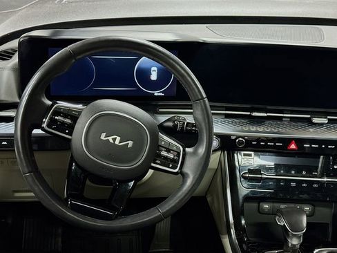 Used 2024 Kia Carnival SX Prestige image 13