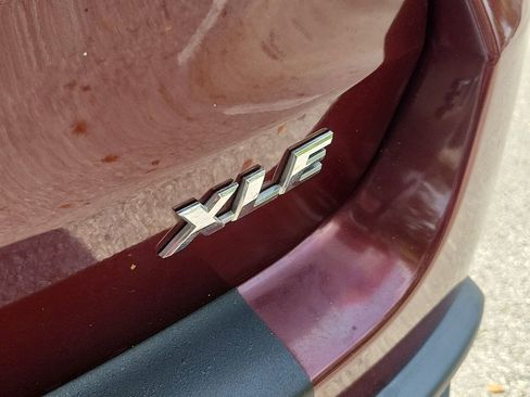 Used 2017 Toyota Highlander XLE image 7