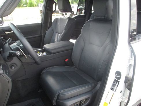 Used 2024 Lexus GX 550 w/ Accessory Package (2T) AWD/4WD image 21