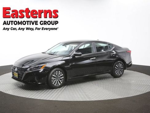 Used 2023 Nissan Altima 2.5 SV w/ SV Premium Package AWD/4WD image 58