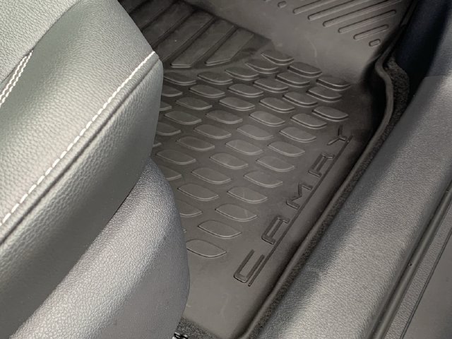 Used 2026 Toyota Camry SE FWD image 14