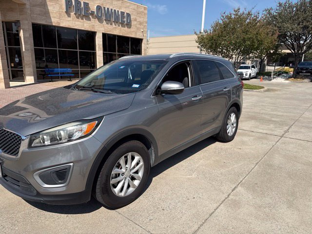 Used 2017 Kia Sorento FWD w/ LX Convenience Package image 2