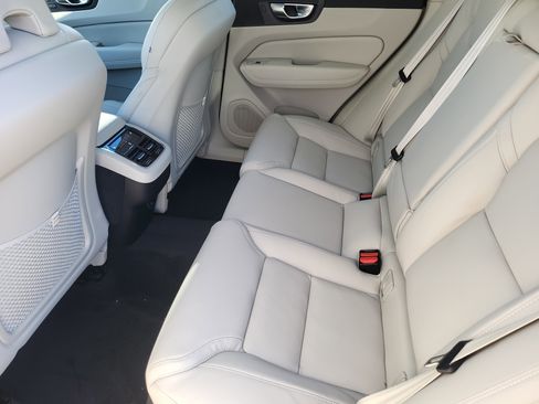 New 2026 Volvo XC60 B5 Ultra w/ Protection Package Premier AWD/4WD image 19