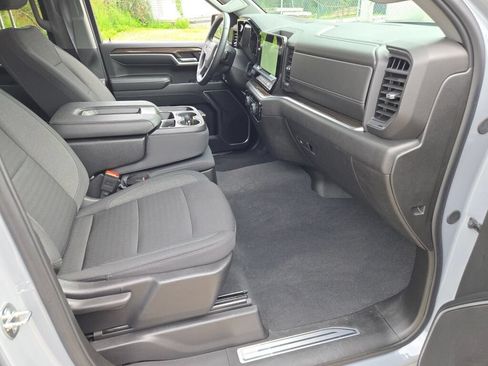 Used 2024 Chevrolet Silverado 1500 LT AWD/4WD image 6