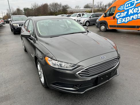 Used 2018 Ford Fusion S image 6