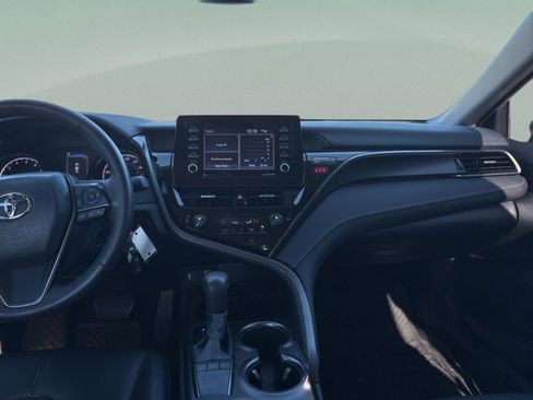 Used 2024 Toyota Camry SE image 14