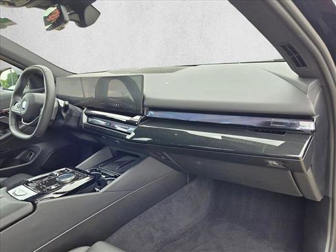Used 2024 BMW i5 eDrive40i RWD image 22