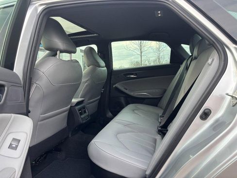 Used 2020 Toyota Avalon XLE w/ Moonroof Package image 10