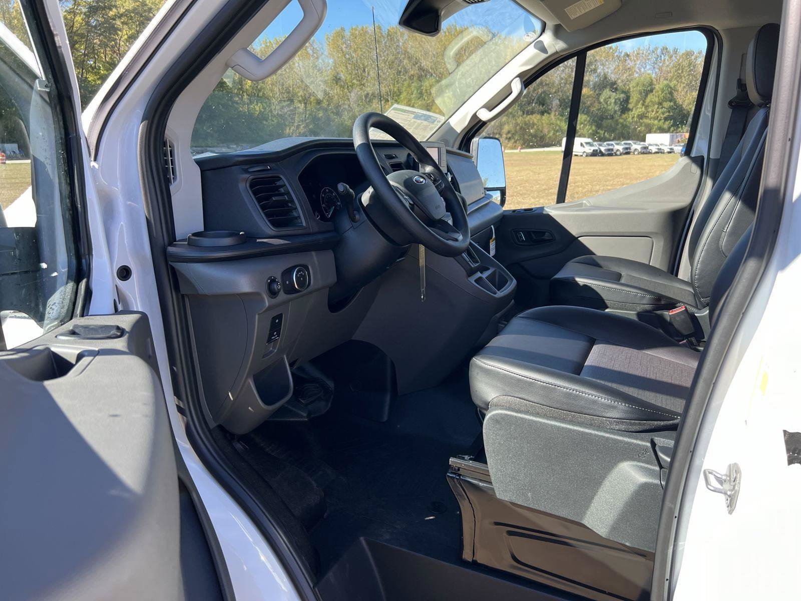 Used 2024 Ford Transit 350 Low Roof w/ Exterior Upgrade Package RWD image 13