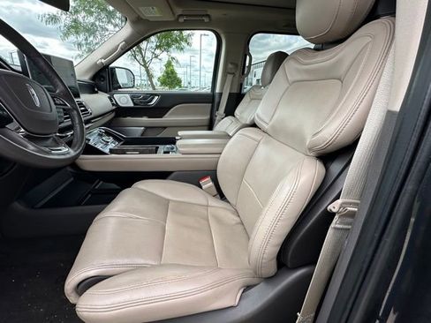Used 2023 Lincoln Navigator Reserve AWD/4WD image 26