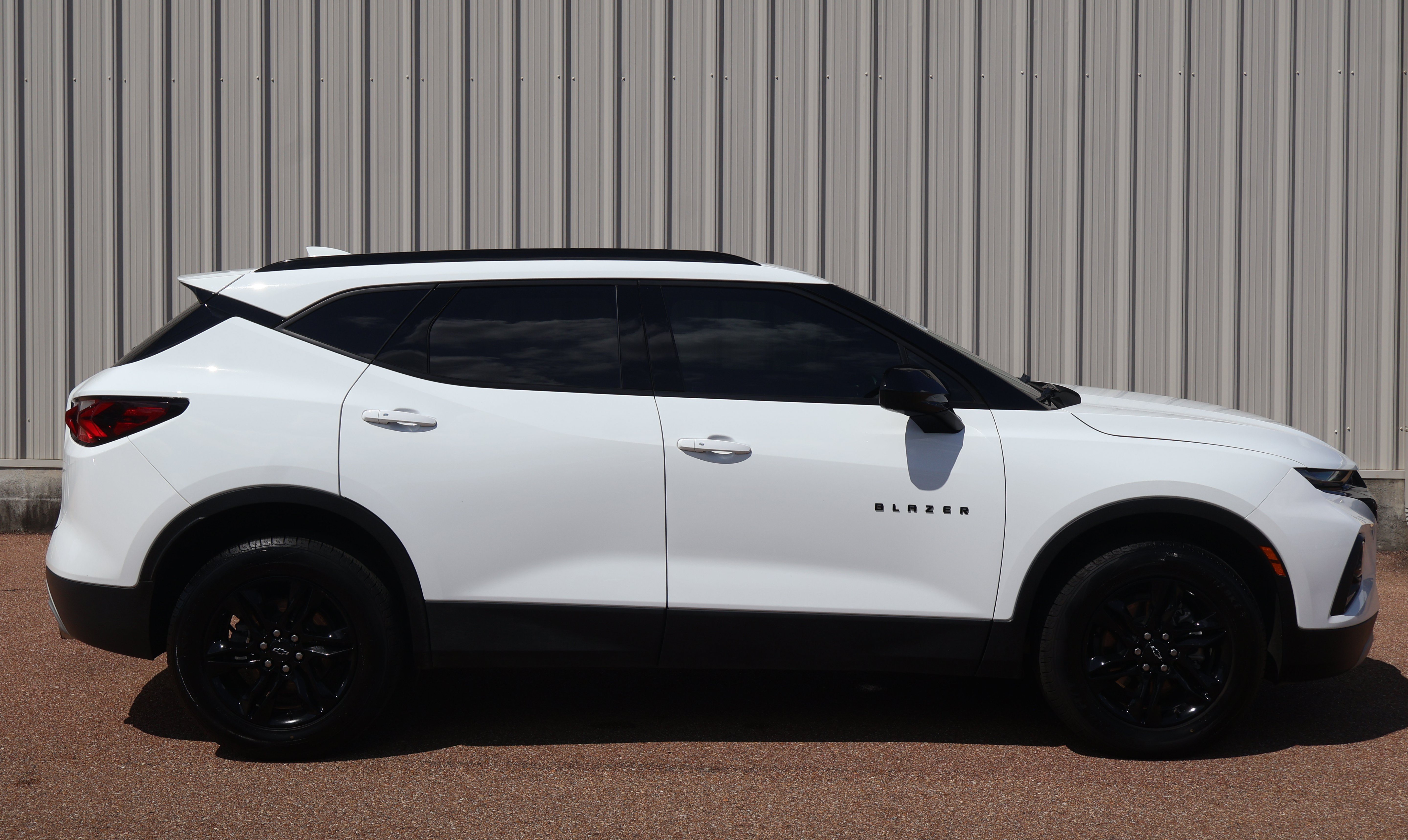 Used 2022 Chevrolet Blazer LT w/ Midnight/Sport Edition FWD image 3