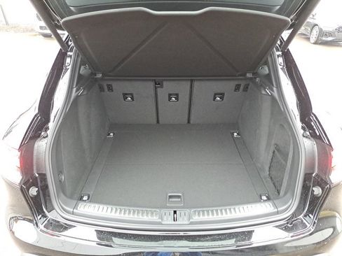 Certified 2026 Porsche Macan AWD/4WD image 15