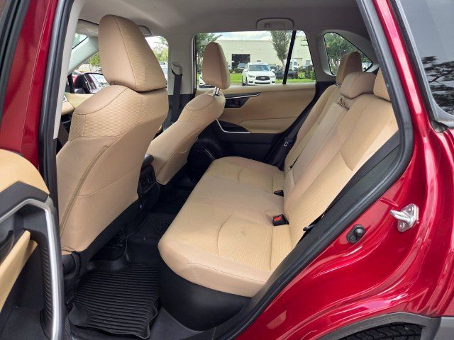 Used 2023 Toyota RAV4 LE AWD/4WD image 12