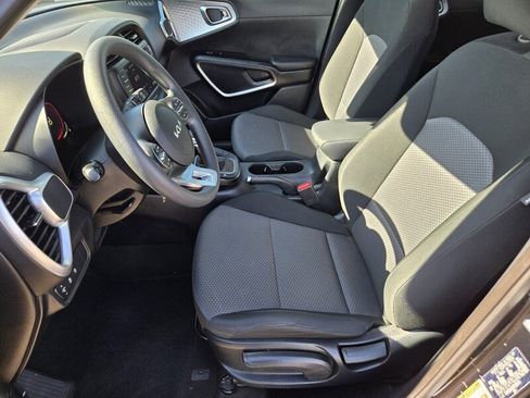 Certified 2024 Kia Soul LX FWD image 11