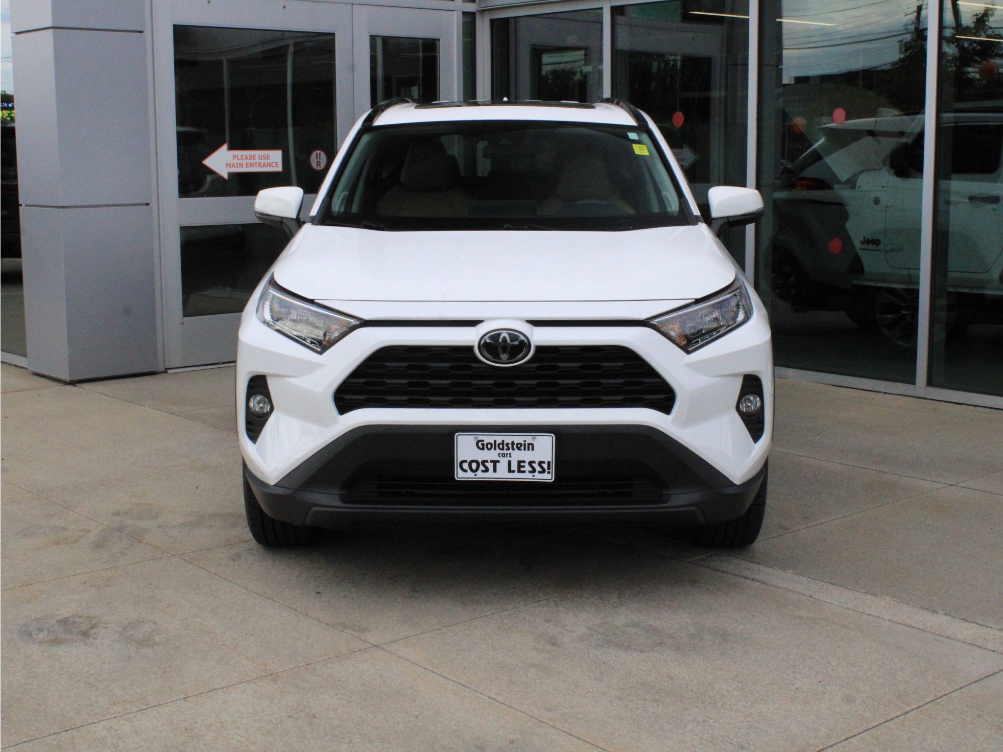 Used 2020 Toyota RAV4 XLE Premium AWD/4WD image 2