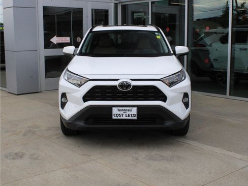 Used 2020 Toyota RAV4 XLE Premium AWD/4WD image 2