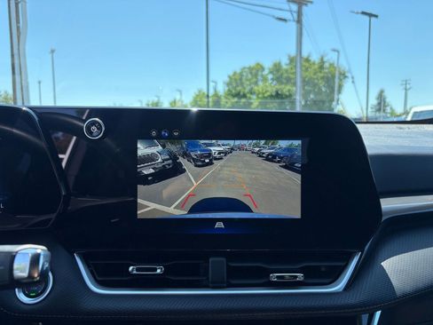 Used 2025 Chevrolet Equinox LT FWD image 24