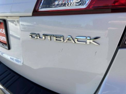 Used 2013 Subaru Outback 2.5i Limited AWD/4WD image 10