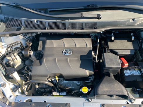 Used 2016 Toyota Sienna XLE image 38