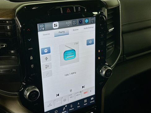 Used 2024 RAM 2500 Laramie image 19