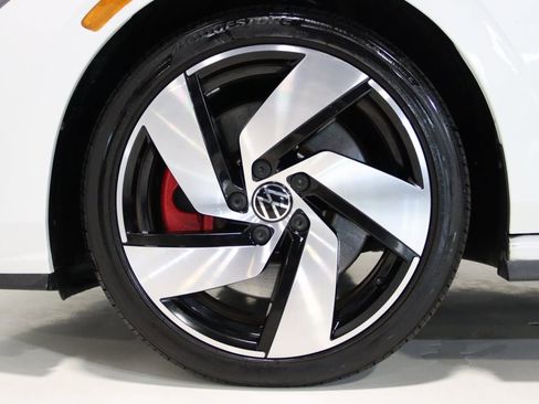 Used 2022 Volkswagen GTI SE image 69