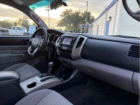 Used 2015 Toyota Tacoma PreRunner image 22