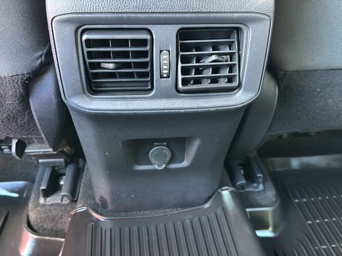 Used 2024 Toyota RAV4 LE AWD/4WD image 19