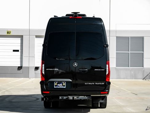 Used 2023 Mercedes-Benz Sprinter 3500 image 10