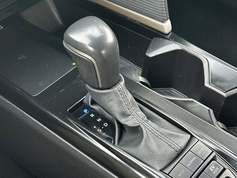 Used 2025 Toyota Camry SE FWD image 20