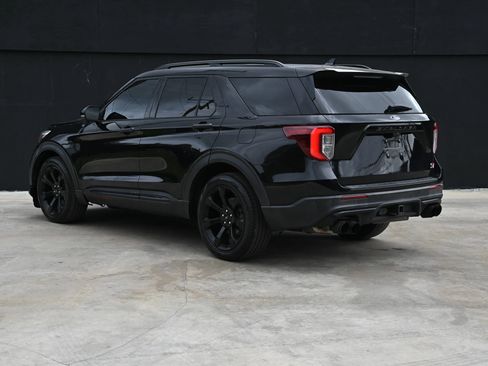 Used 2020 Ford Explorer ST w/ Premium Technology Package image 3